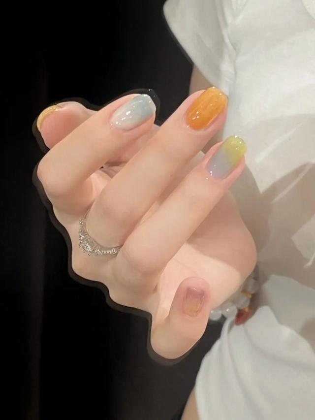美甲长款好看还是短款好看_好看美甲夏天_