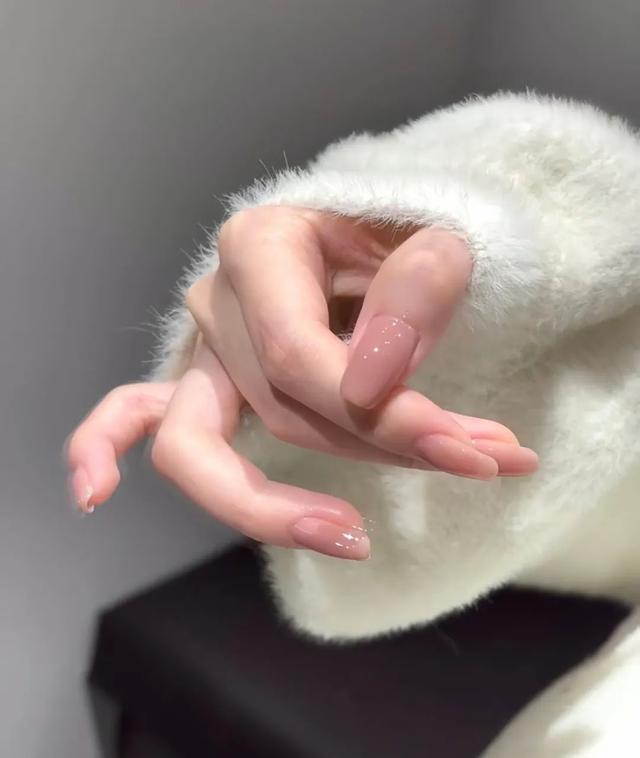 _好看美甲夏天_美甲长款好看还是短款好看