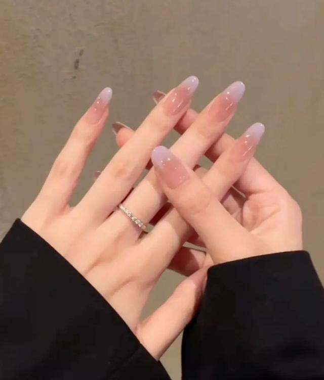 好看美甲夏天_美甲长款好看还是短款好看_