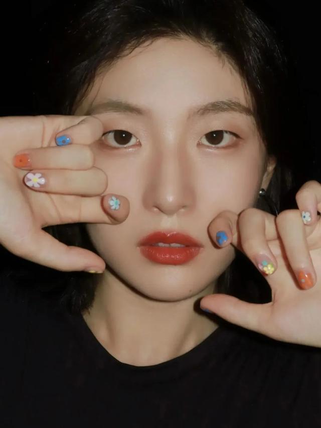 美甲长款好看还是短款好看_好看美甲夏天_