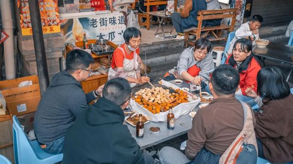 【早安云南·云游】古城长街悠悠走，建水临安闲闲居__【早安云南·云游】古城长街悠悠走，建水临安闲闲居