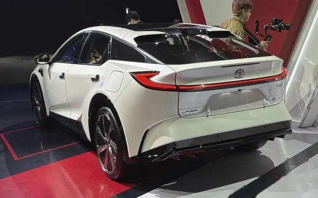 中型纯电轿跑SUV6月上市 丰田bZ5预售13-16万