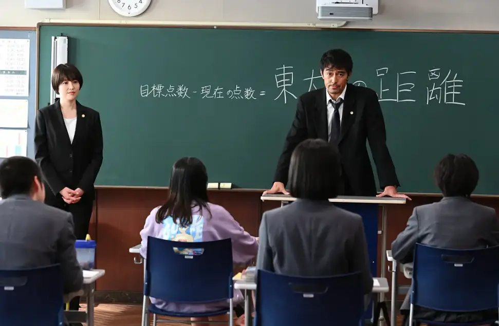 日本人口锐减，各大企业都在“抢学生”！为防止学生大一大二就找工作，日本将推出“本硕连读”？_日本人口锐减，各大企业都在“抢学生”！为防止学生大一大二就找工作，日本将推出“本硕连读”？_