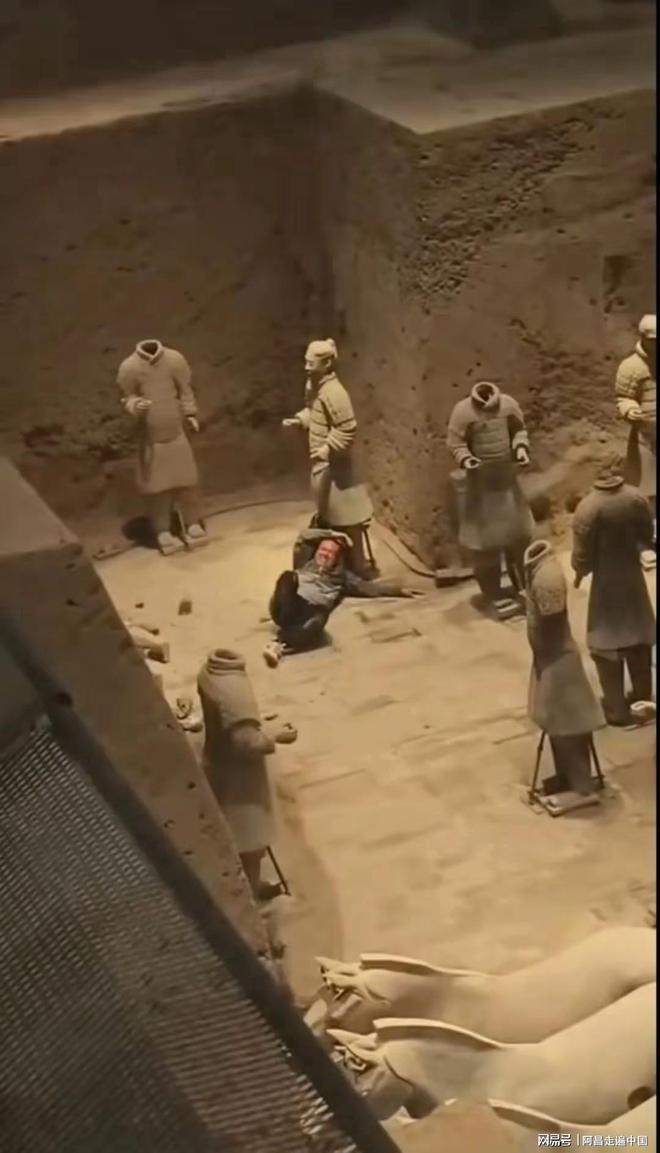 _陕西兵马俑坑简介_西安兵马俑坑
