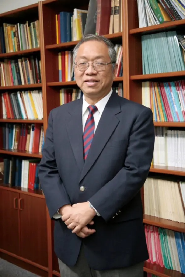 丘成桐：从“数学神童”，成长为数学界的领袖