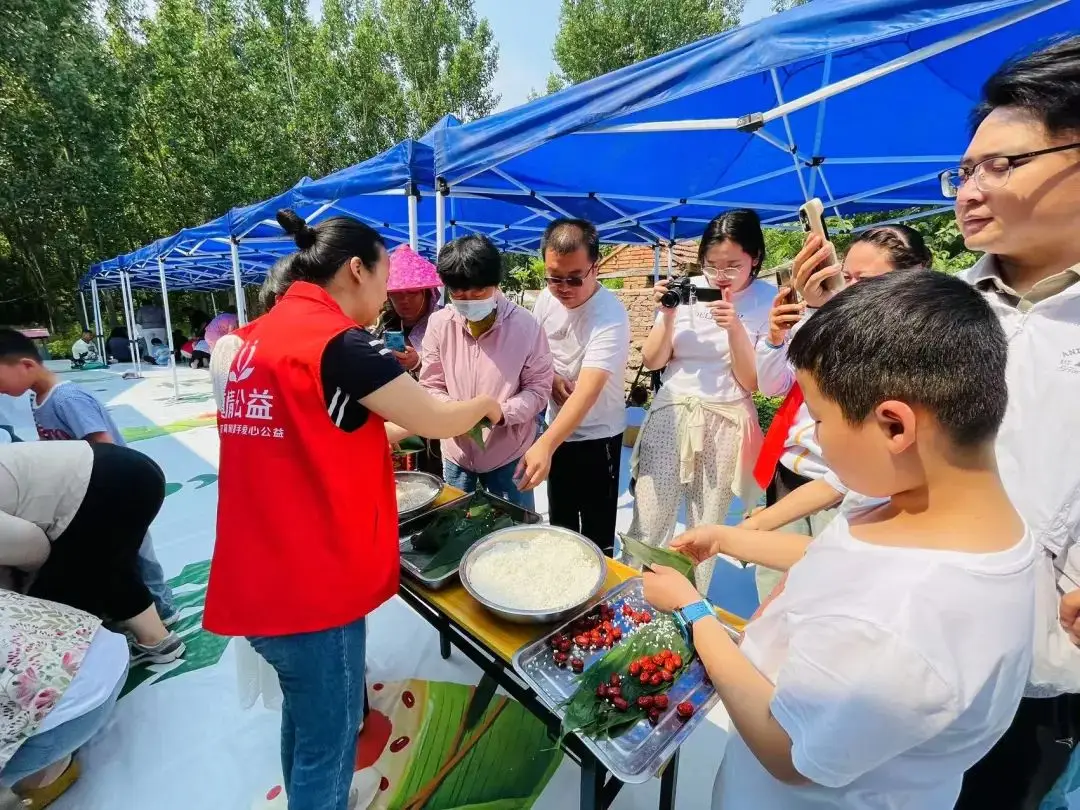 _举办乒乓球社策划书_社区举办亲子瑜伽活动