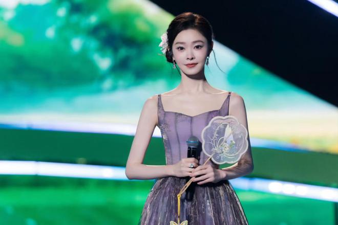 _2025端午晚会的七位美女：王楚然柔美、白鹿典雅、陈丽君英气十足_楚白演员