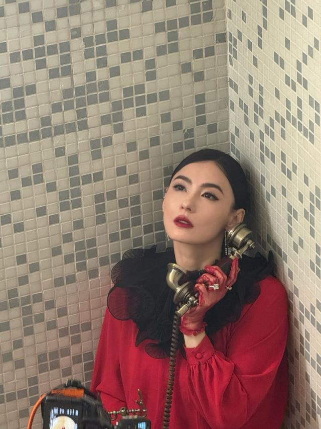 张柏芝晒端午vlog！大儿子从新加坡给她带最爱的蛋糕，幸福到流泪_张柏芝晒端午vlog！大儿子从新加坡给她带最爱的蛋糕，幸福到流泪_