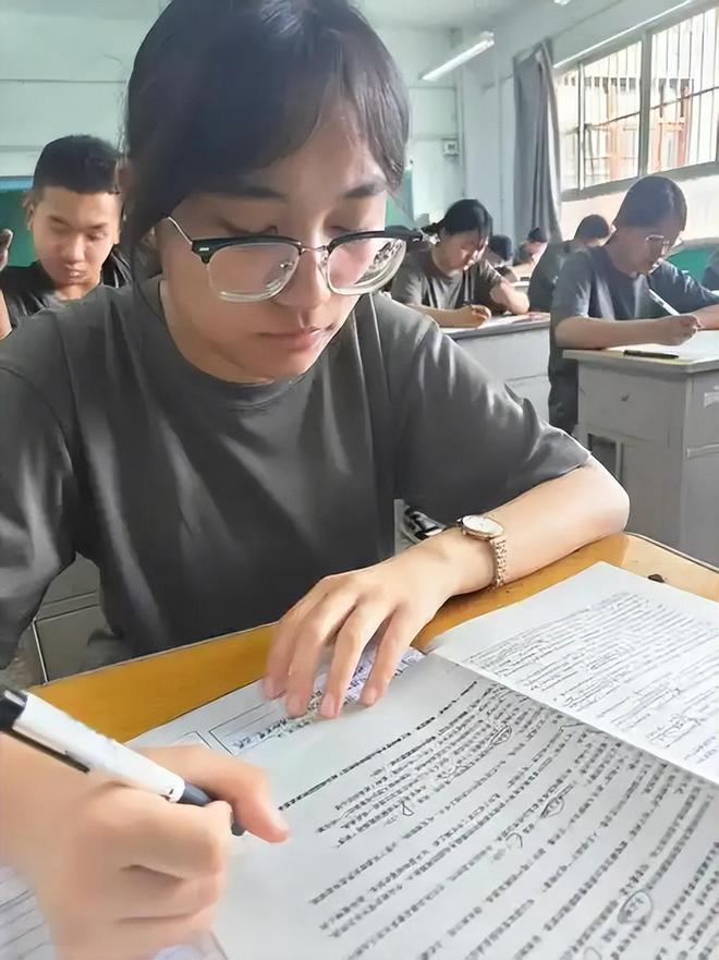 监督人员发言_学思践悟把监督责任扛在肩上_