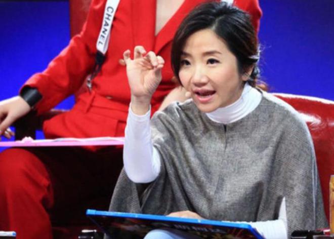 模仿馆长陈之汉？抹黑大陆、下跪金秀贤的陶晶莹，又来内地捞金了__模仿馆长陈之汉？抹黑大陆、下跪金秀贤的陶晶莹，又来内地捞金了