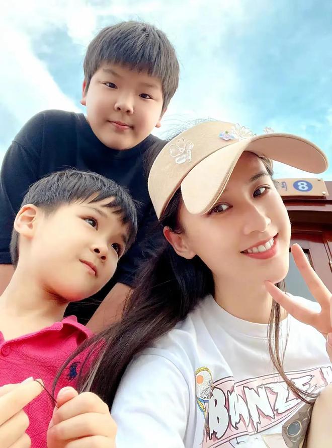 告诉妈妈怀孕__围裙妈妈生大头女儿