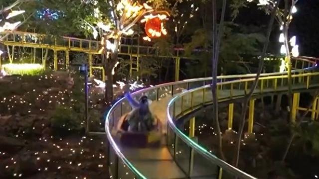 体验“花海隧道”、欢聚湖心派对 北京首个夜间漂流项目正式开通