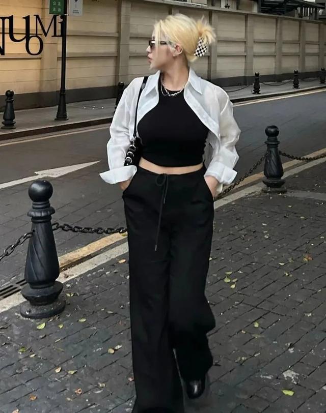 苹果型穿衣搭配__苹果身材夏天穿什么裤子好看
