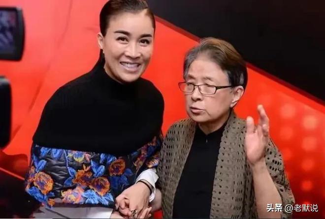 社会上对于青少年自信的误导_小米副总裁发宣传文案被指低俗_