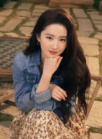 宋承宪刘亦菲颁奖礼_巩俐金马奖缺席颁奖_