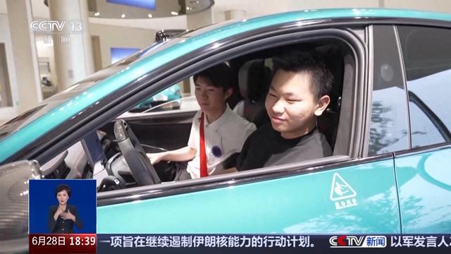 工厂车间变身网红打卡地 “工厂游”打开文旅新体验_工厂车间变身网红打卡地 “工厂游”打开文旅新体验_