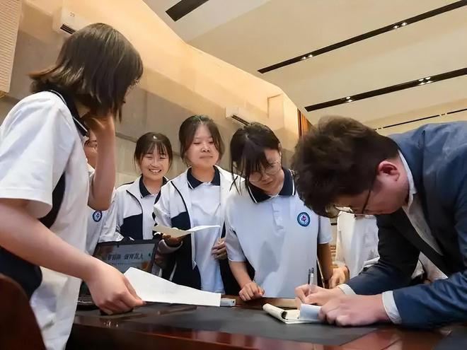 佛山外来工子女就读_西昌阳光学校招生_