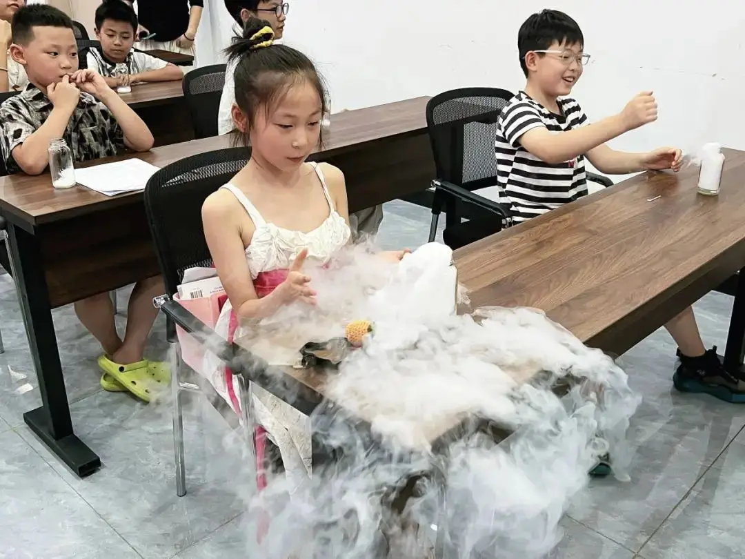 清华北大大学生美女学霸身高__北大清华学霸励志视频
