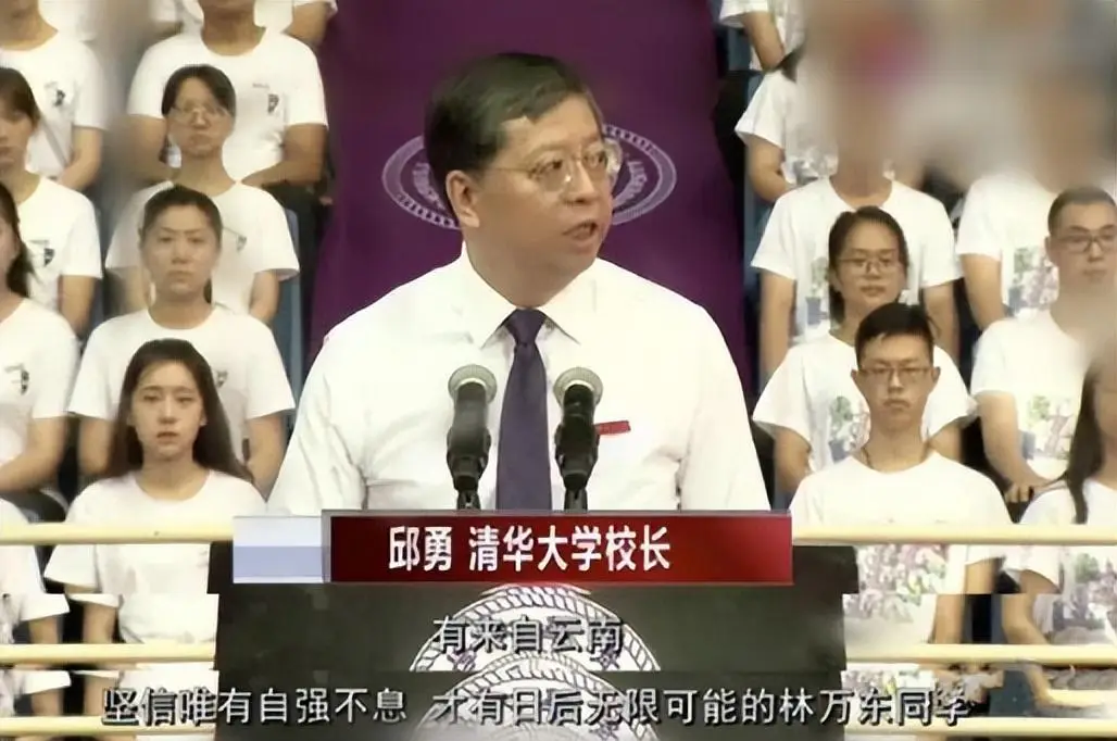 “搬砖男孩”林万东：高考713分，称上清华不如搬砖，如今怎样？