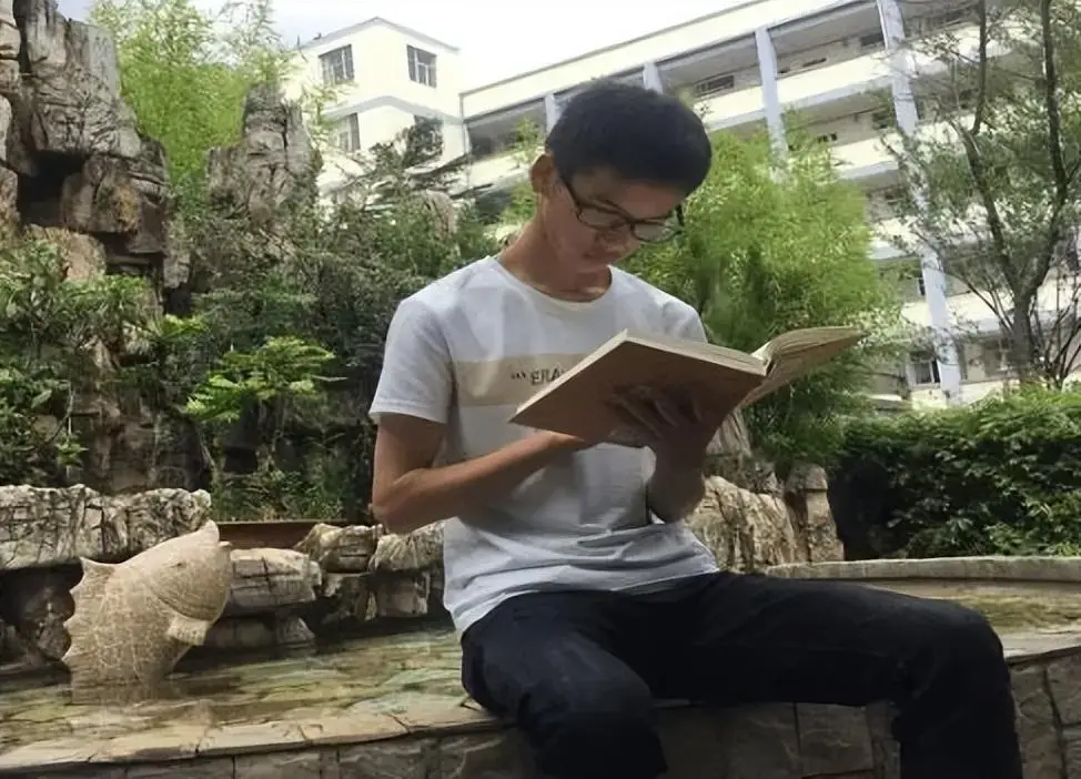 _清华学生高考_清华学弟高考状元