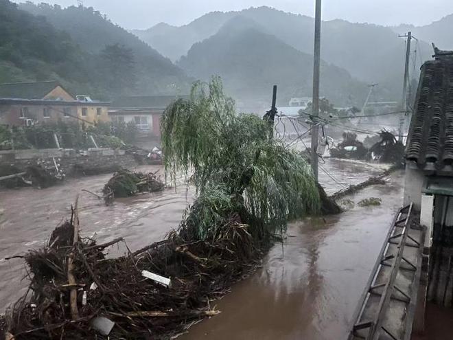 北京强降雨天气有一线抢险人员失踪失联