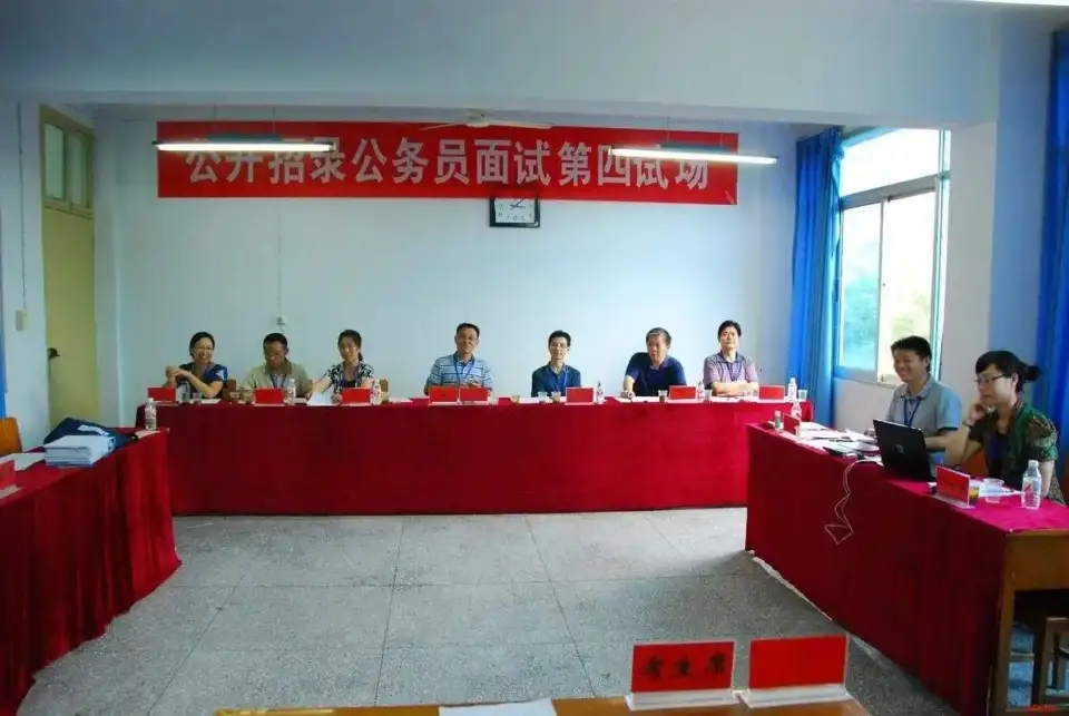 公务员面试答题思维_公务员面试回答问题的思路_