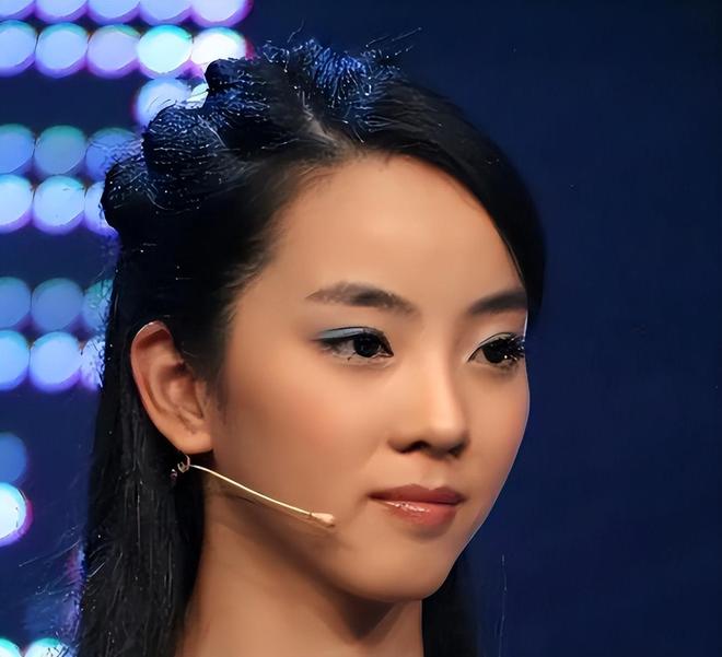 鲁豫李思思_李思思任鲁豫唱歌视频_
