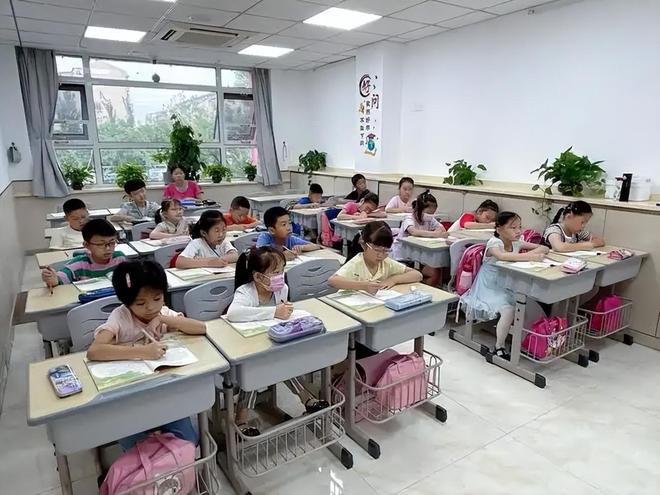 _两小时免费托管看上去美丽，没有补贴，再漂亮的文件也只是一张纸_两小时免费托管看上去美丽，没有补贴，再漂亮的文件也只是一张纸