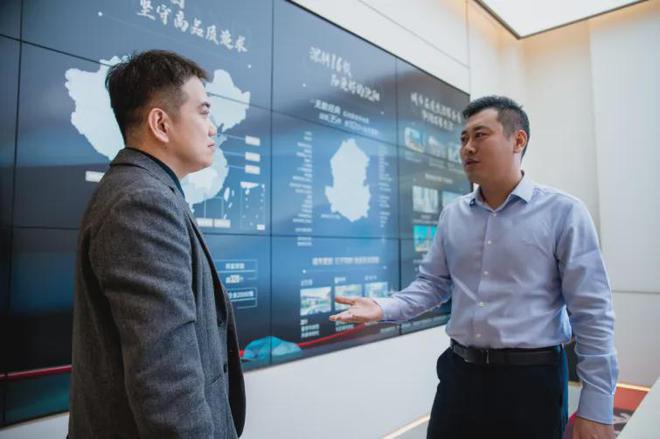 【栋见2025】华润置地杨士宗 根植城市 共促区域向上发展__【栋见2025】华润置地杨士宗 根植城市 共促区域向上发展