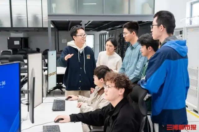 学霸“组团”上岸！这个学习小组的秘诀是……