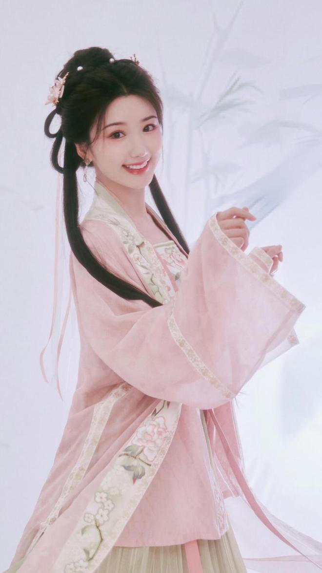 拉丁红舞蹈__拉丁舞表演裙子