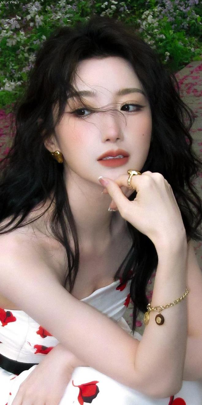 拉丁舞表演裙子__拉丁红舞蹈
