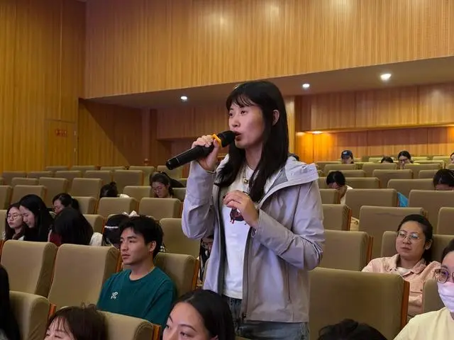 _绽放之际什么意思_绽尽芳华是什么意思