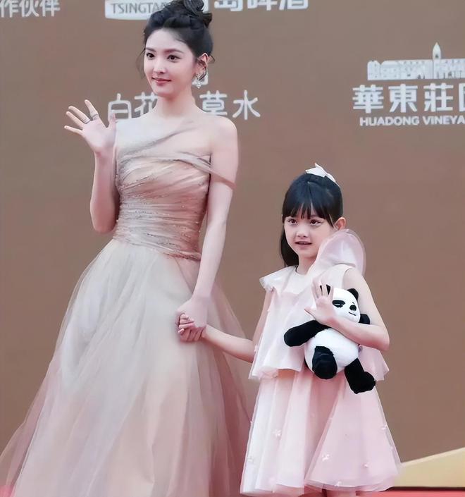 _关晓彤由胖变瘦的电影_关晓彤胖胖的角色