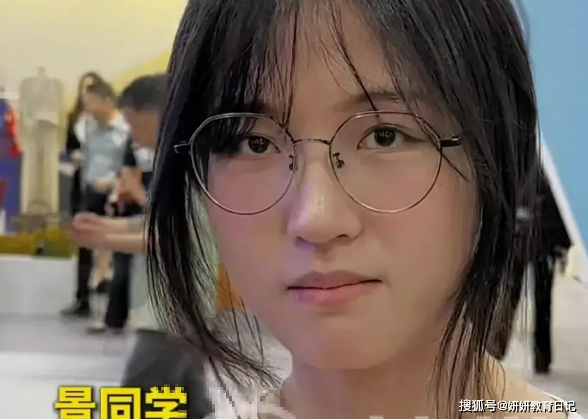 浙大新闻学女孩提出“年薪15万”，遭群嘲：这个专业就别做梦了__浙大新闻学女孩提出“年薪15万”，遭群嘲：这个专业就别做梦了