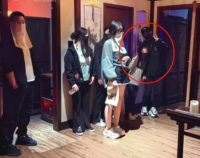 汪峰女儿叫仙女_汪峰女儿跳舞_
