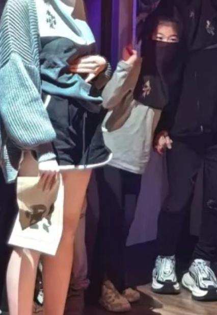 汪峰女儿叫仙女_汪峰女儿跳舞_