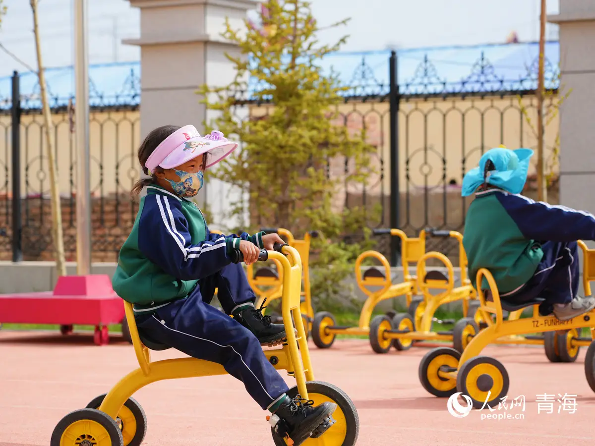 青海刚察幼儿乐享上学时光__青海刚察幼儿乐享上学时光