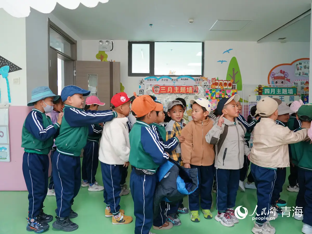 _青海刚察幼儿乐享上学时光_青海刚察幼儿乐享上学时光