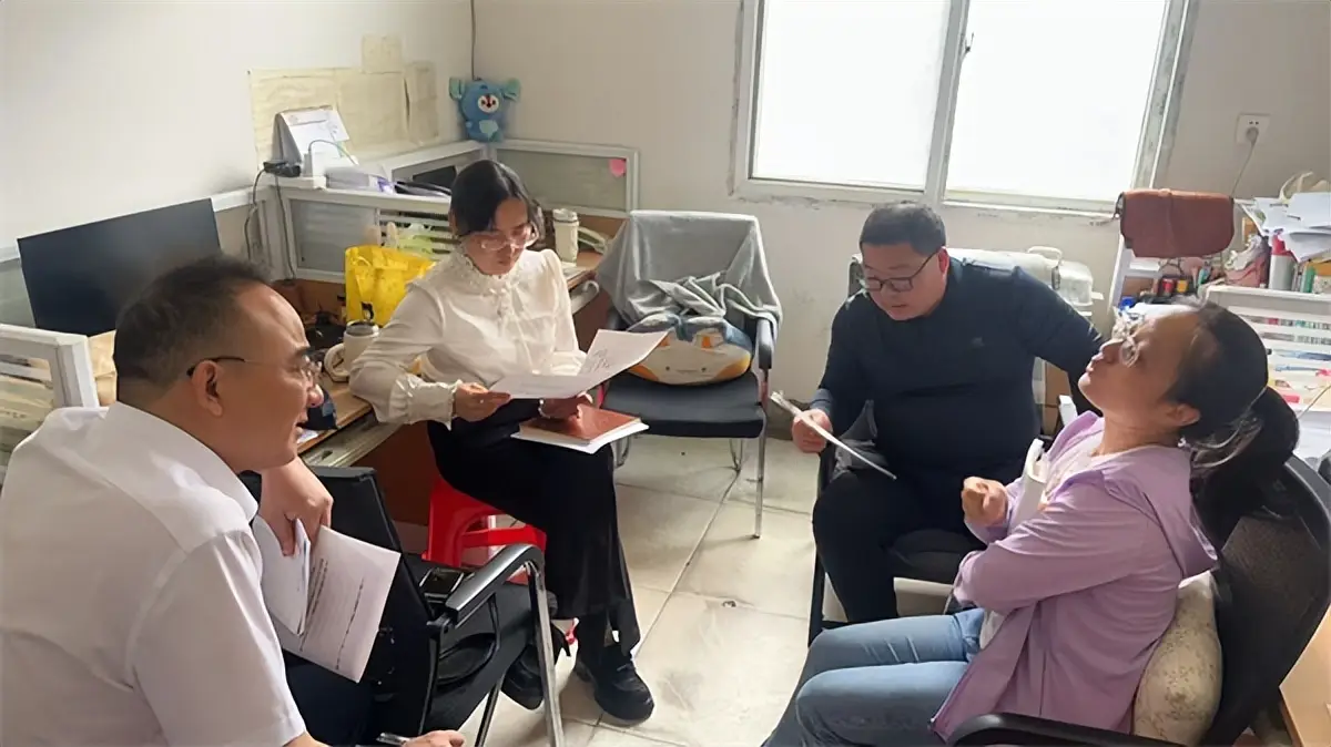 聚焦课堂促成长 ，专家引领明方向 ——邵阳市教科院专家组赴邵阳市第十一中学听课评课_聚焦课堂促成长 ，专家引领明方向 ——邵阳市教科院专家组赴邵阳市第十一中学听课评课_