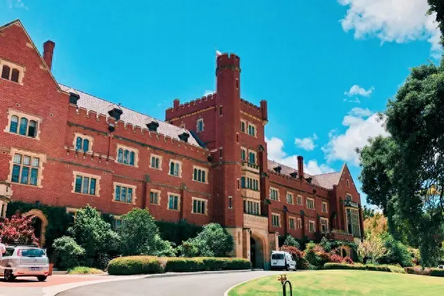 一觉醒来，特朗普叫停哈佛大学国际留学生！