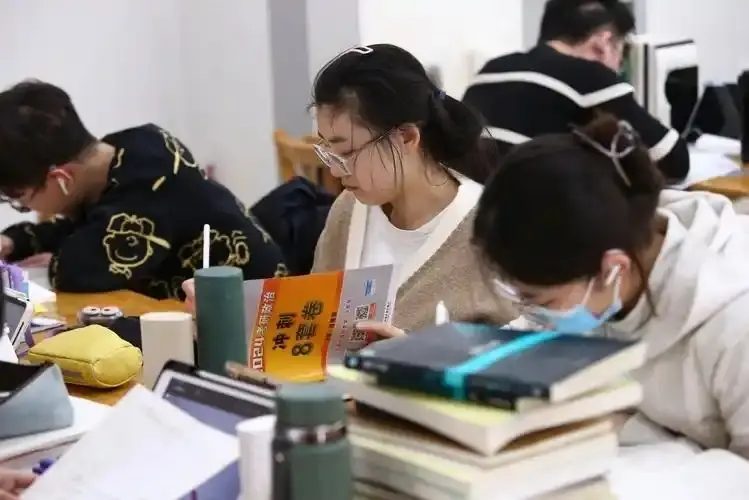 普通家庭学生选专业__普通家庭高考专业