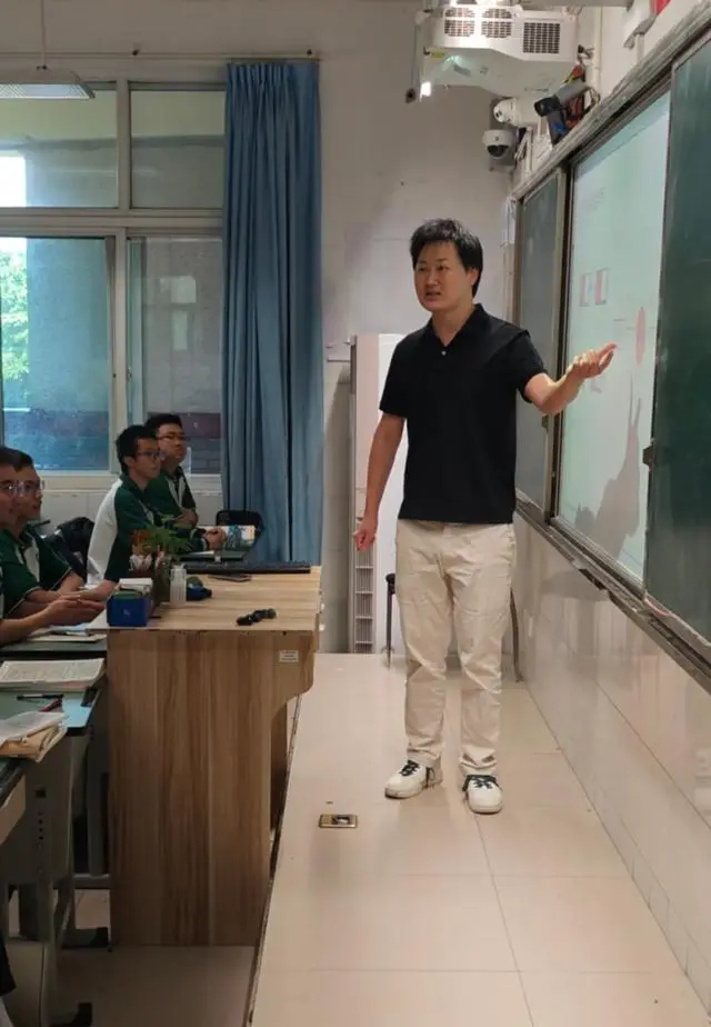 _中学老师高考637分：不填志愿不占录取名额，“全程陪考”只为鼓励学生_高考全部志愿