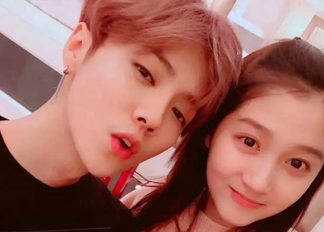 暧昧鹿晗合影女方疑男方分手了_鹿晗相处_