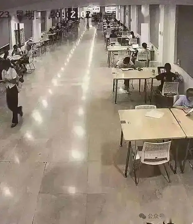 武汉大学微博，因为她被骂到关闭