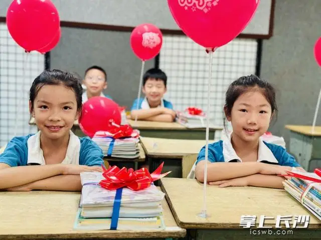 “炸碉堡”“排雷”“送粮”……同学们玩得好开心｜开学第一天_“炸碉堡”“排雷”“送粮”……同学们玩得好开心｜开学第一天_