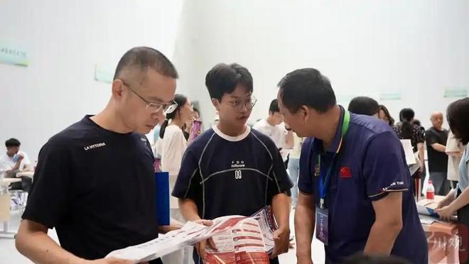 _湖北哪些高校是211_安徽大学雷雨