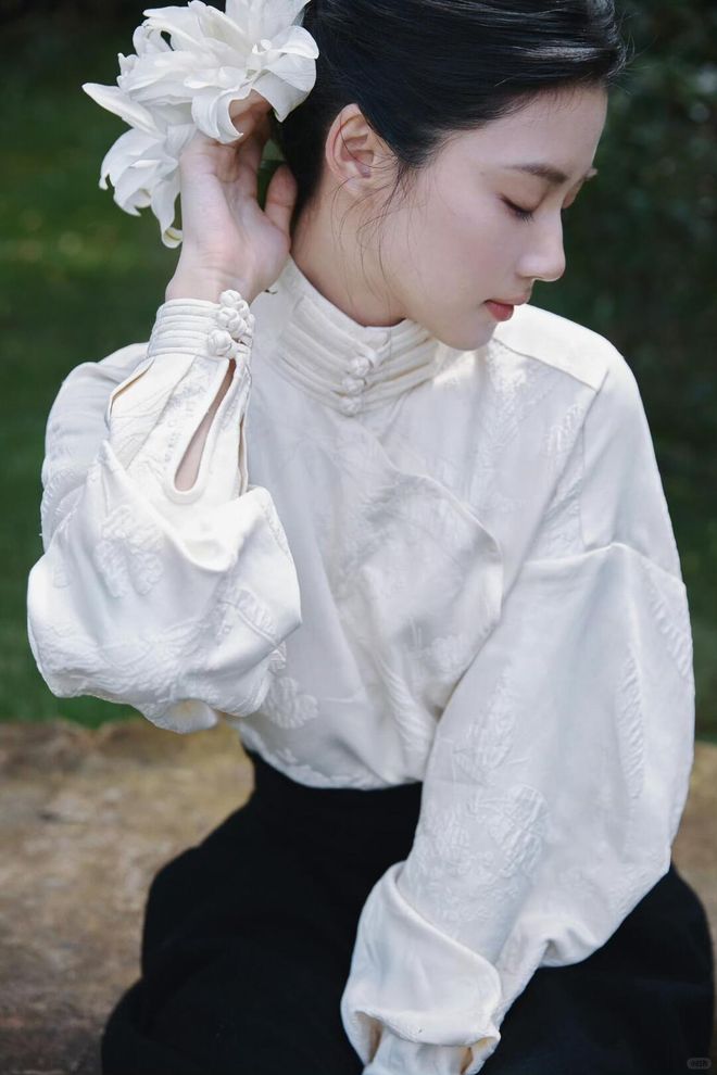 新中式穿搭是什么意思_新中式适合暖光还是白光_
