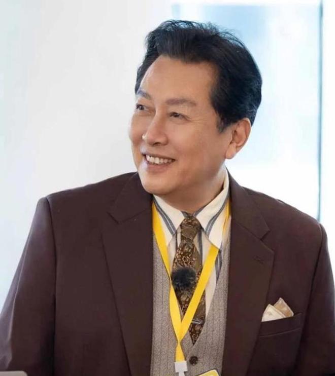 73岁唐国强的晚年：不敢病、不敢死，儿子医疗费成痛苦负担__73岁唐国强的晚年：不敢病、不敢死，儿子医疗费成痛苦负担