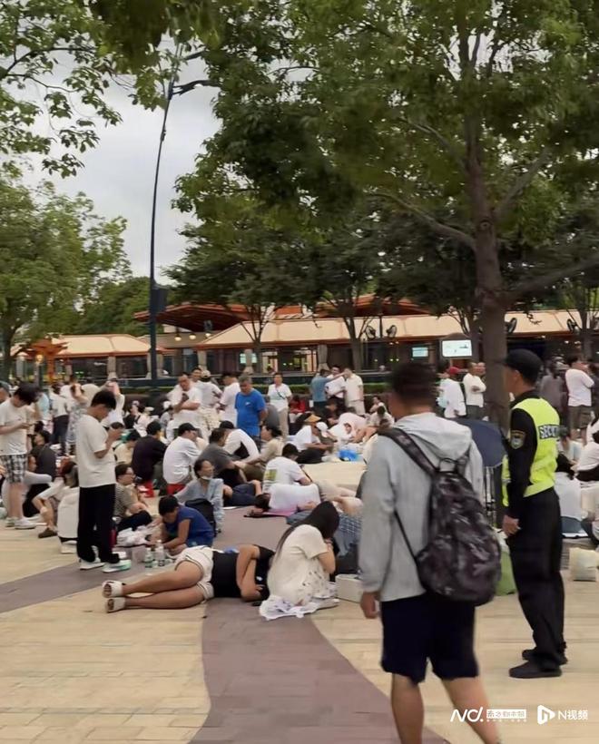 上海迪士尼乐园不排队门票价格__上海迪士尼入园排队攻略